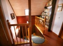 Schody na piętro / biblioteczka dla gości