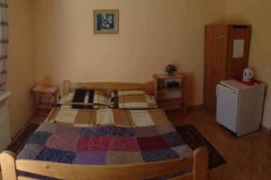 pok&oacute;j 3-osobowy z tarasem