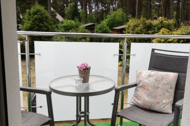 Balkon na piętrze, od strony ogrodu