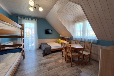 Pok&oacute;j 4 osobowy 1 piętro 13