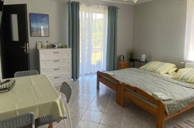 Nr 1: 3-osobowy  z wyjściem do ogrodu