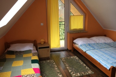 pok&oacute;j 3-osobowy | poddasze