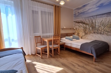 pok&oacute;j 3 osobowy 1 piętro 10