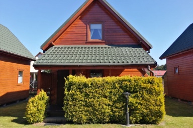 Jeden z domk&oacute;w