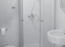 Standardowa łazienka w pokoju 1, 2, 3,4 -osobowym
