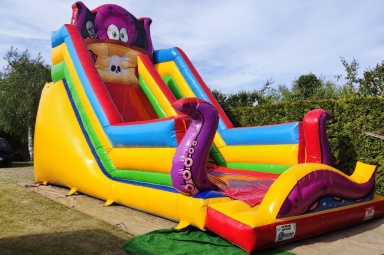 Zjeżdżalnia dmuchana 