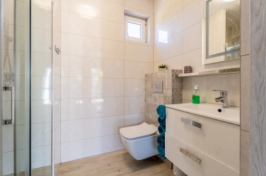 Morski domek łazienka